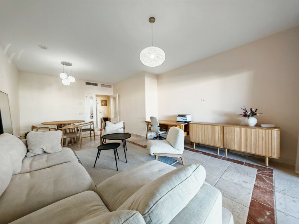 Ground Floor Apartment Estepona Málaga - image 3