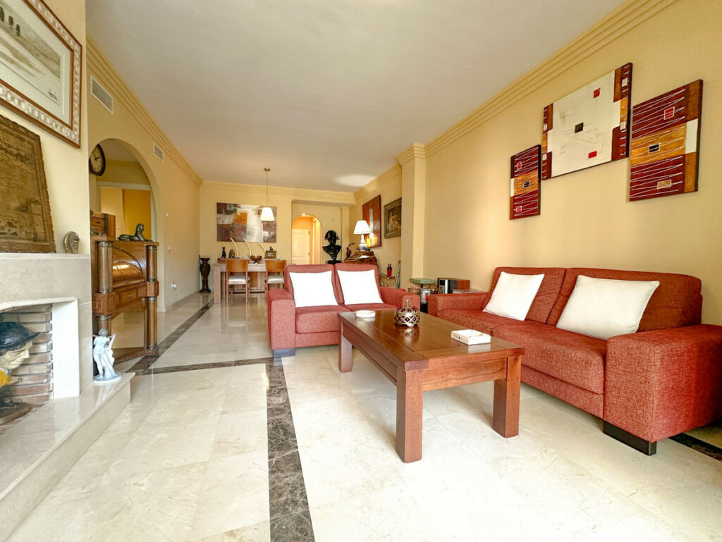 Ground Floor Apartment Nueva Andalucía Málaga - image 3