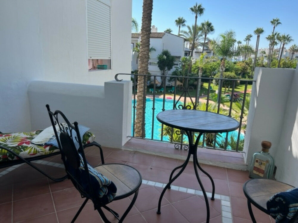 Middle Floor Apartment Costalita Málaga - image 3