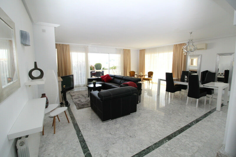 Penthouse Puerto Banús Málaga - image 3