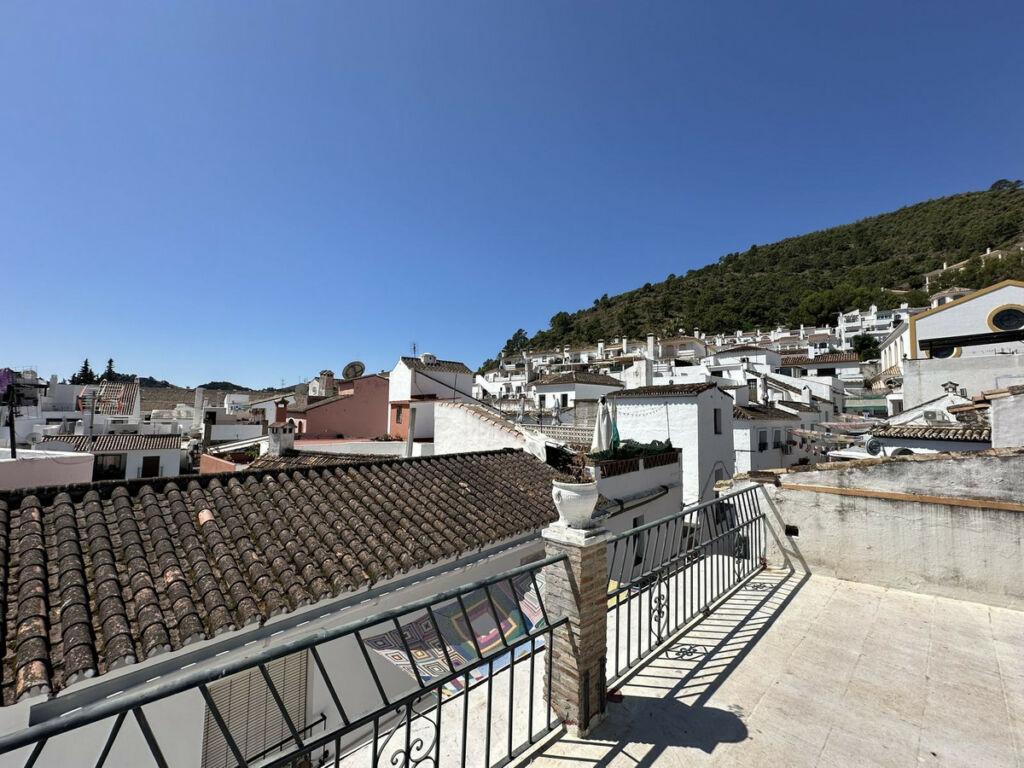 Semi-Detached House Benahavís Málaga - image 3