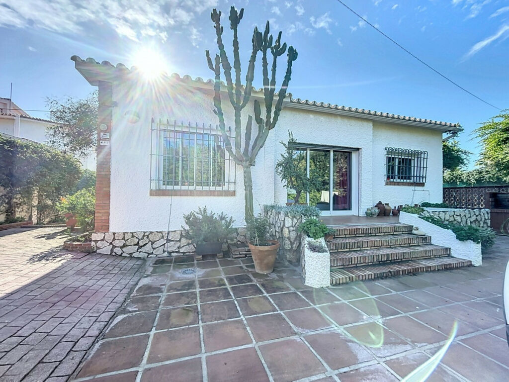 Detached Villa Almayate Málaga - image 4