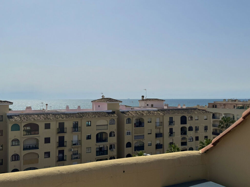 Penthouse San Luis de Sabinillas Málaga - image 3