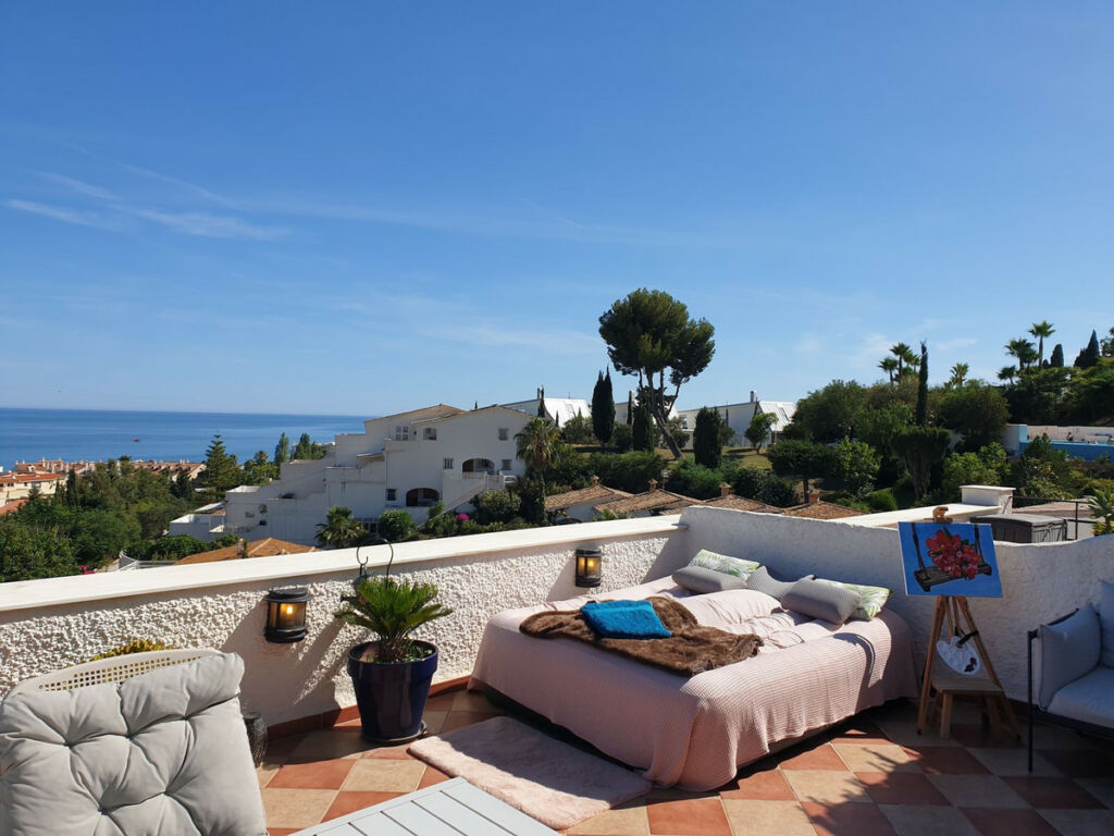 Middle Floor Apartment Benalmadena Málaga - image 3