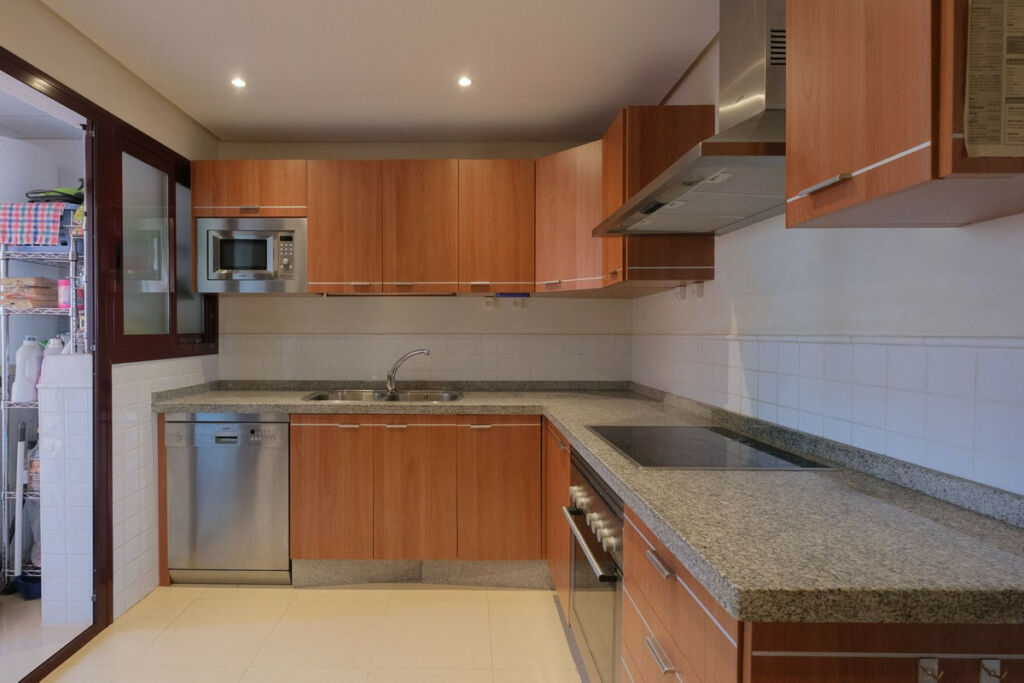 Top Floor Apartment La Mairena Málaga - image 3