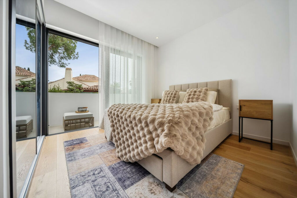Detached Villa Marbesa Málaga - image 3