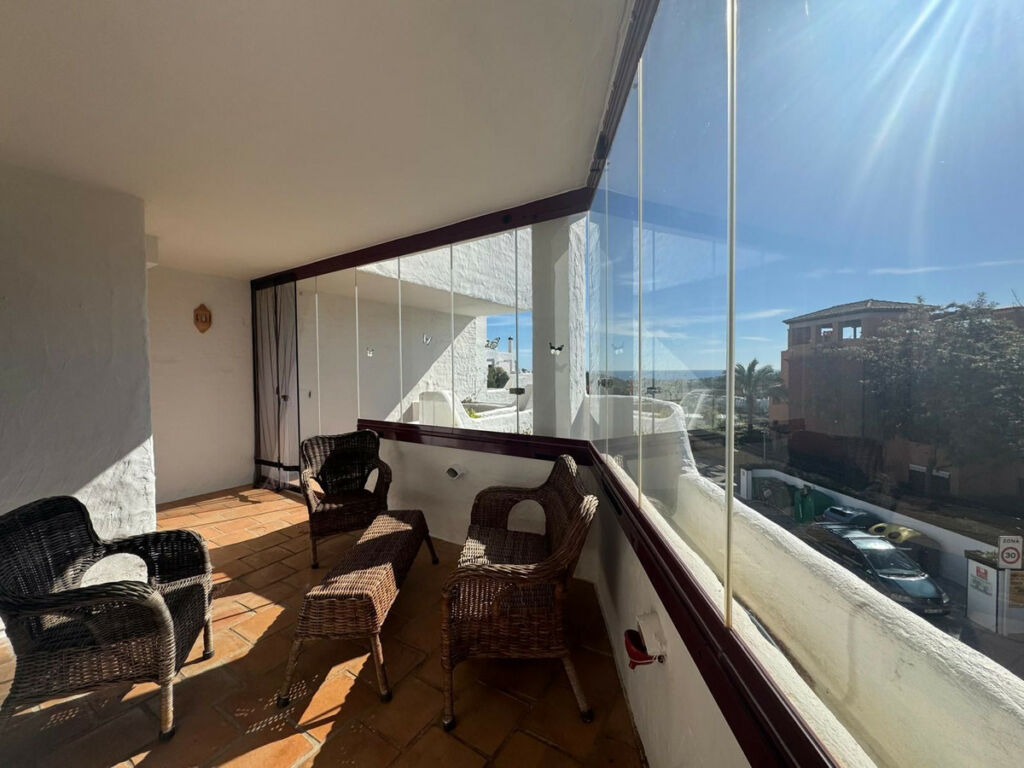 Middle Floor Apartment Casares Playa Málaga - image 3