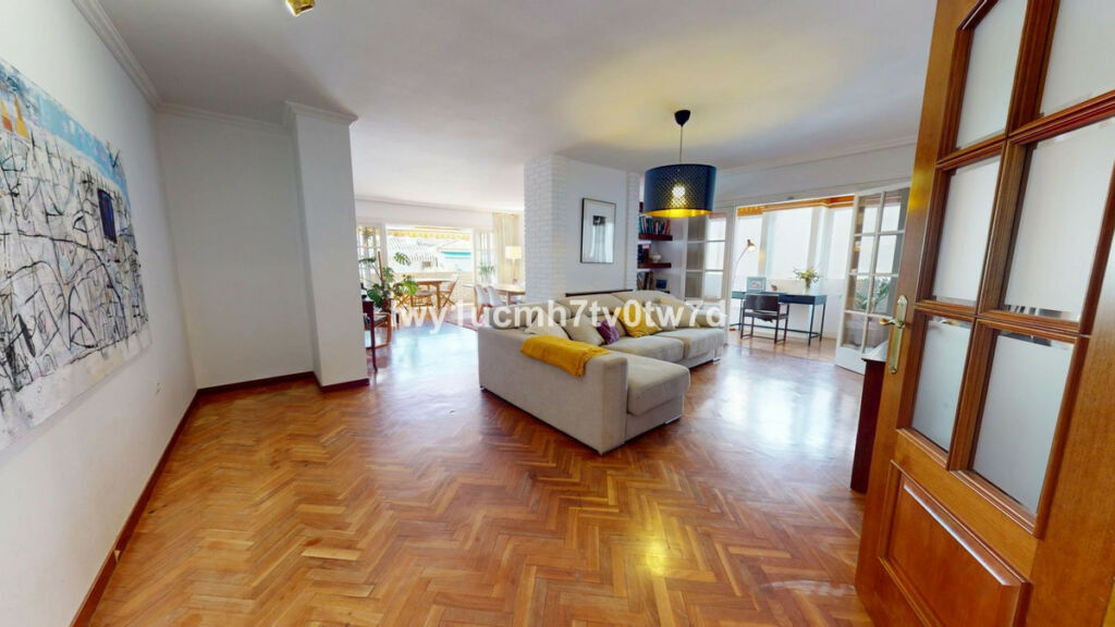 Middle Floor Apartment Fuengirola Málaga - image 3