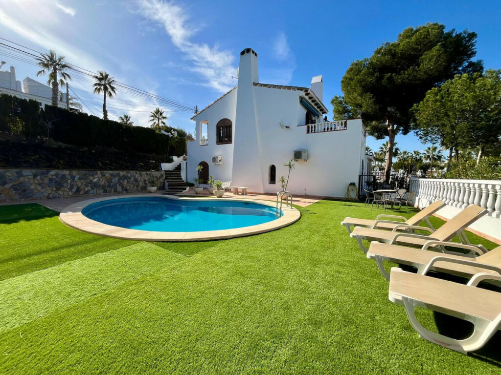 Detached Villa Villamartin Alicante - image 30