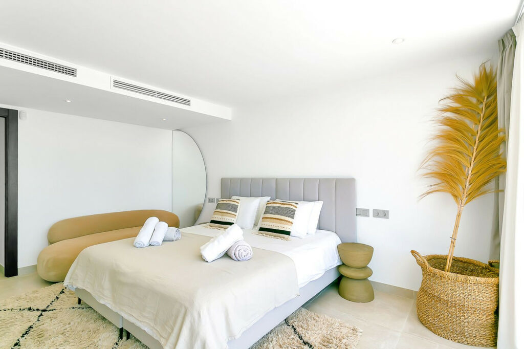Detached Villa Cabopino Málaga - image 30