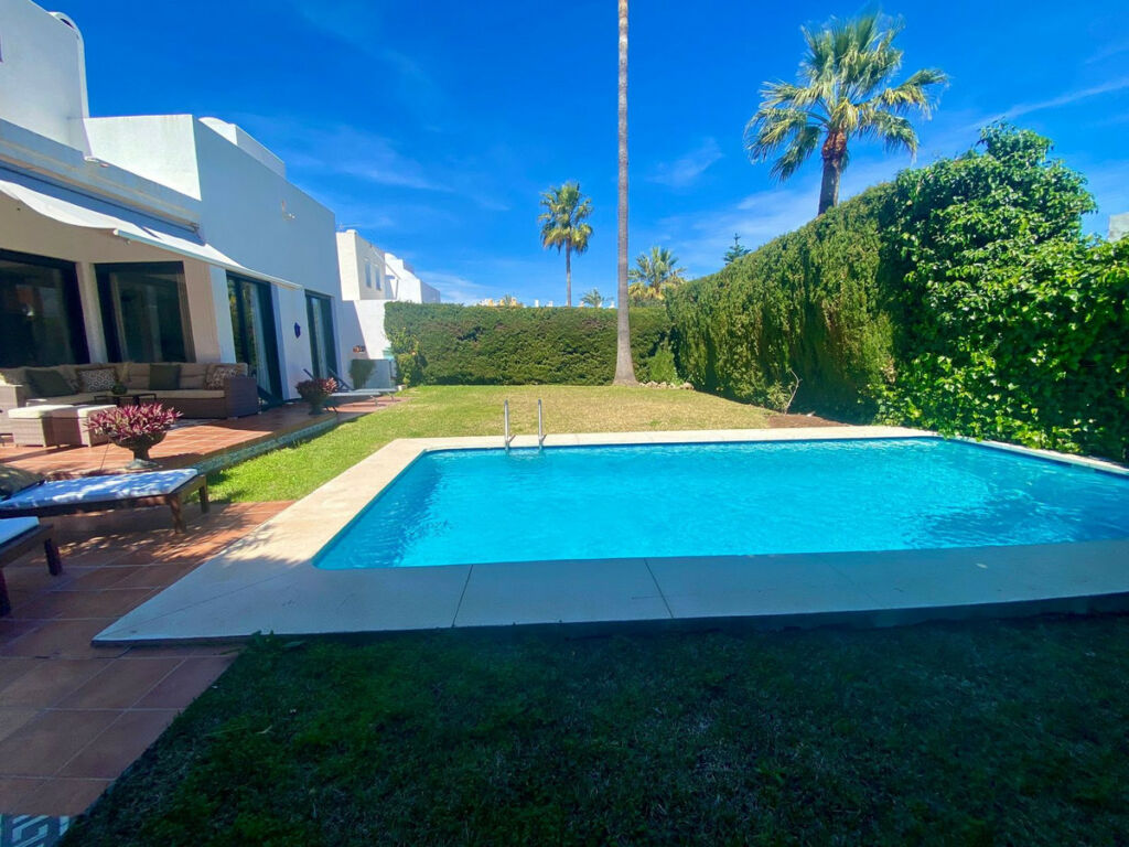 Detached Villa Nueva Andalucía Málaga - image 30