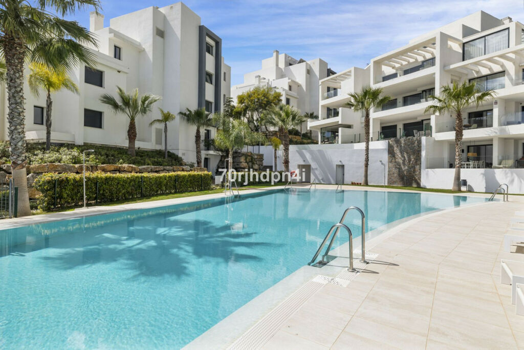 Middle Floor Apartment Estepona Málaga - image 30