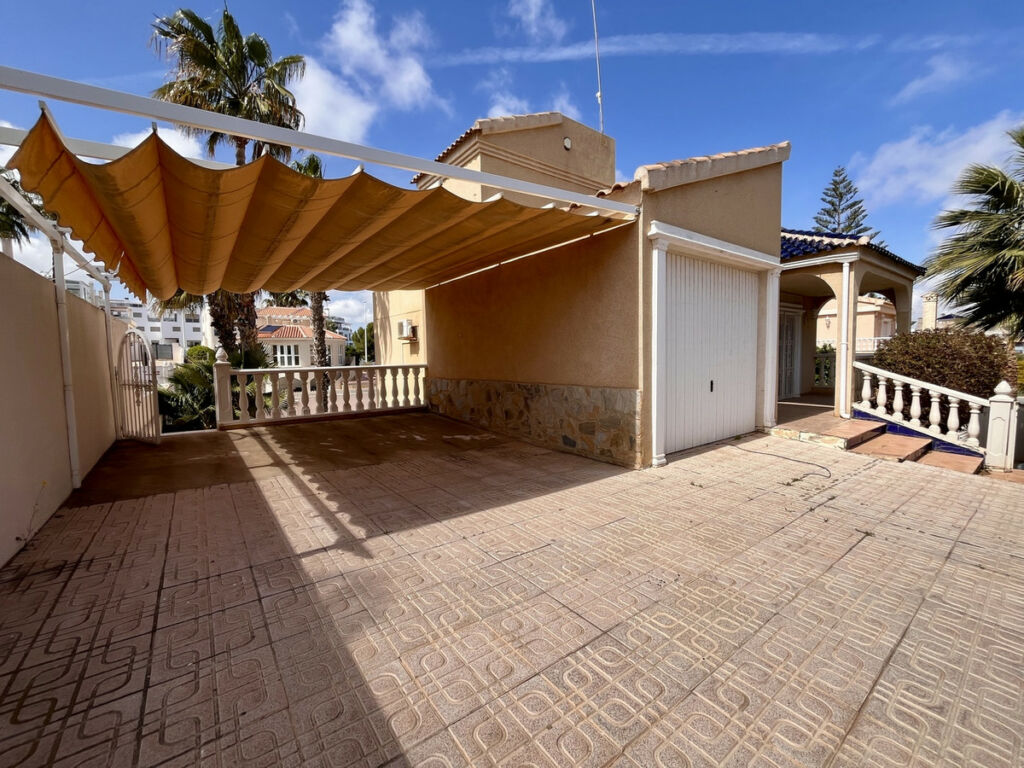 Detached Villa La Zenia Alicante - image 30