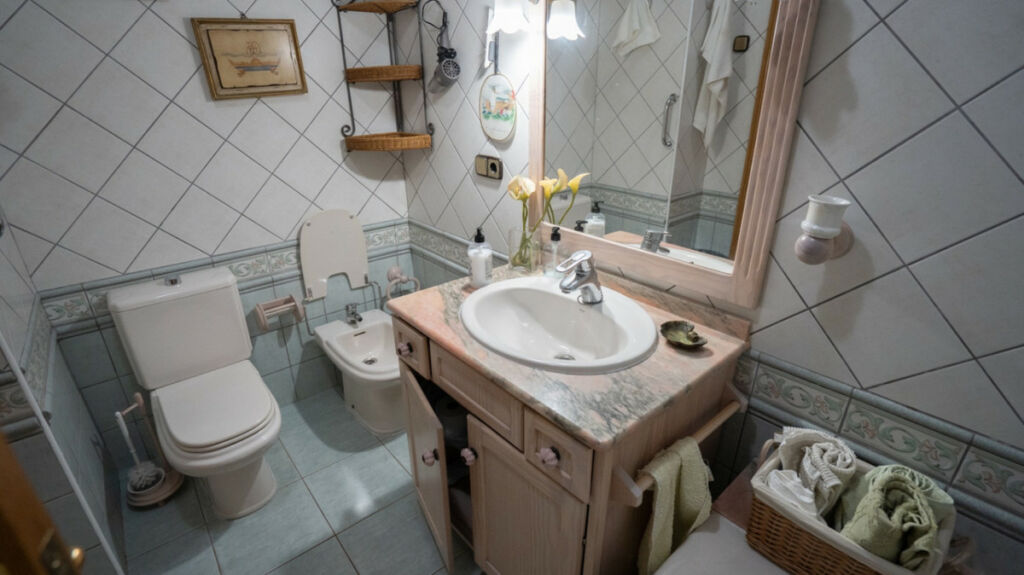 Middle Floor Apartment Torrevieja Alicante - image 30