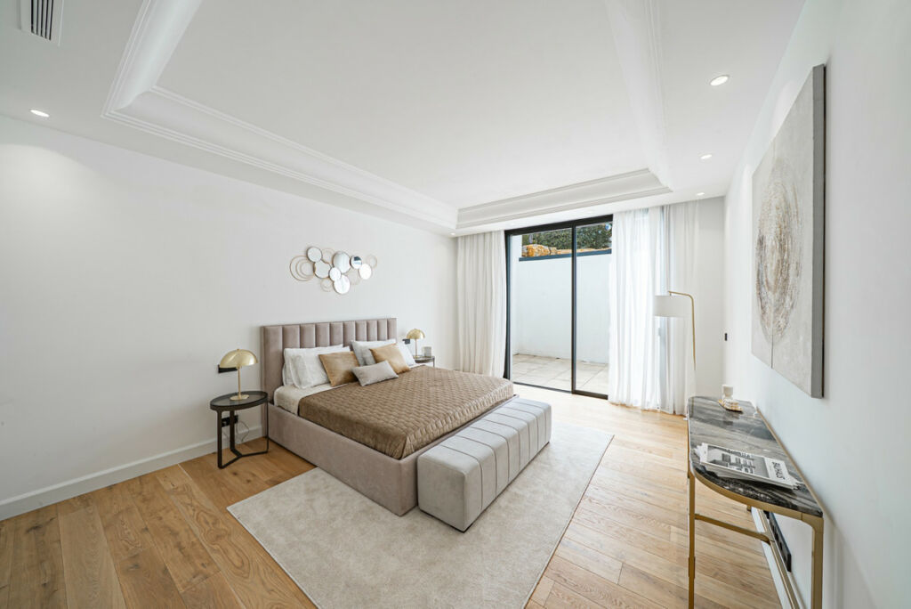 Detached Villa The Golden Mile Málaga - image 30