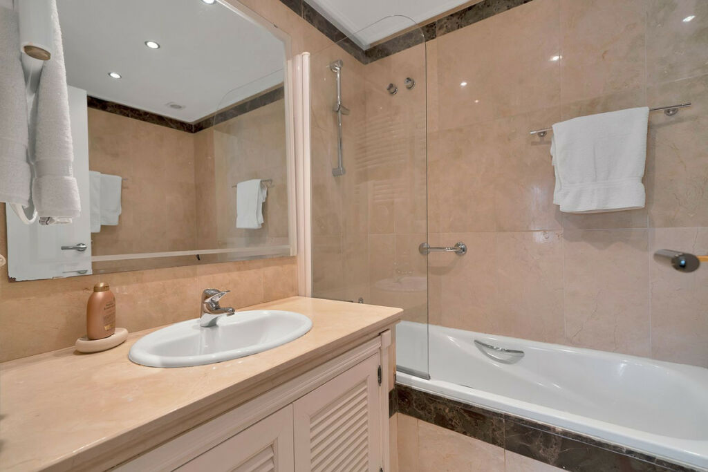 Ground Floor Apartment New Golden Mile Málaga - image 30