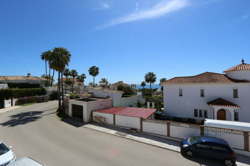 Detached Villa Riviera del Sol Málaga - image 27