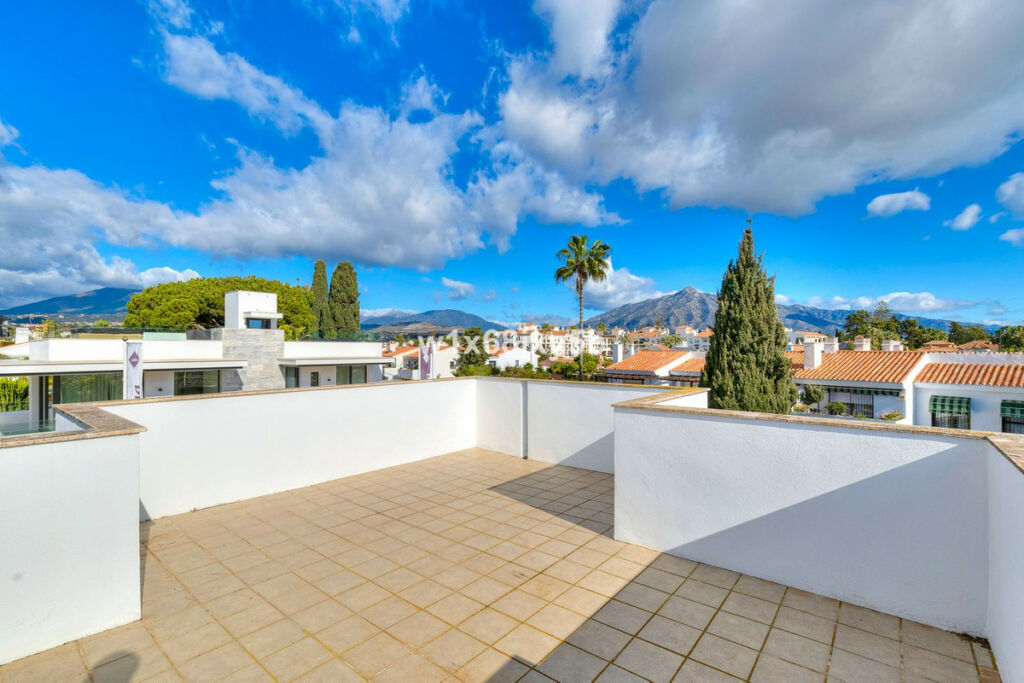 Detached Villa San Pedro de Alcántara Málaga - image 31
