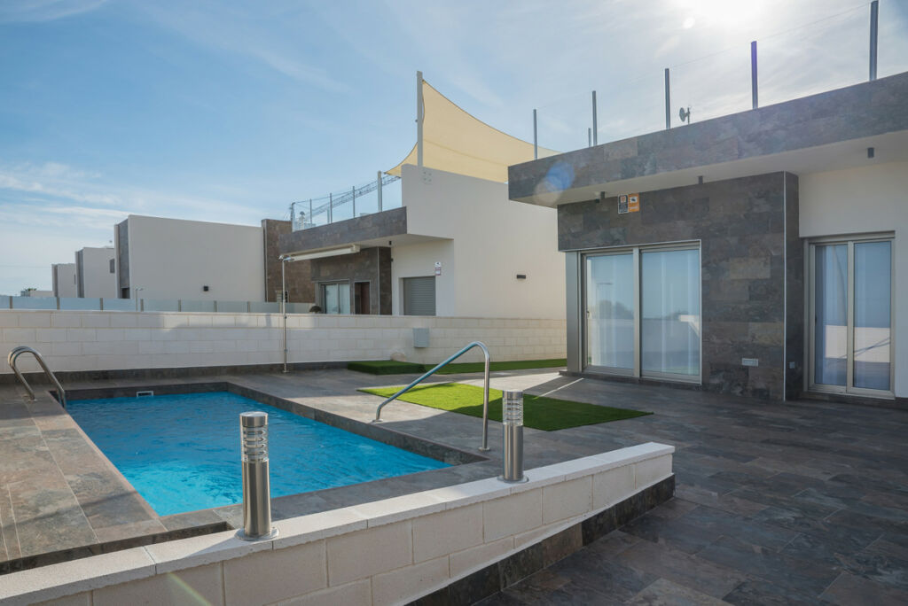 Detached Villa Villamartin Alicante - image 31
