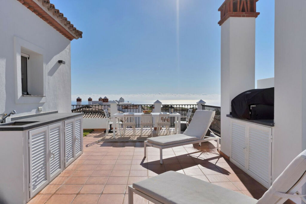Penthouse Calahonda Málaga - image 32