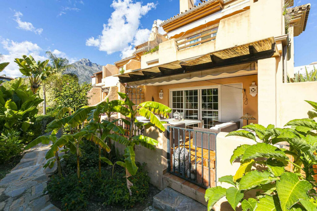 Townhouse Nagüeles Málaga - image 31