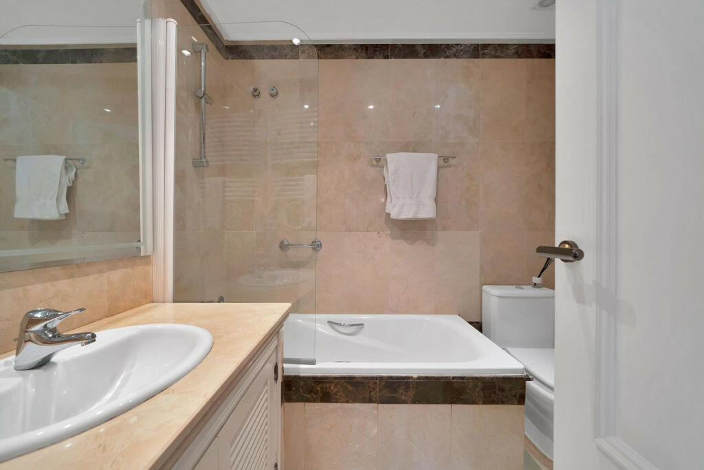 Ground Floor Apartment New Golden Mile Málaga - image 31