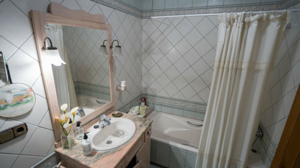 Middle Floor Apartment Torrevieja Alicante - image 31