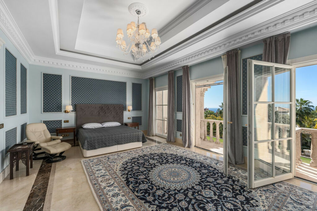 Detached Villa Sierra Blanca Málaga - image 31