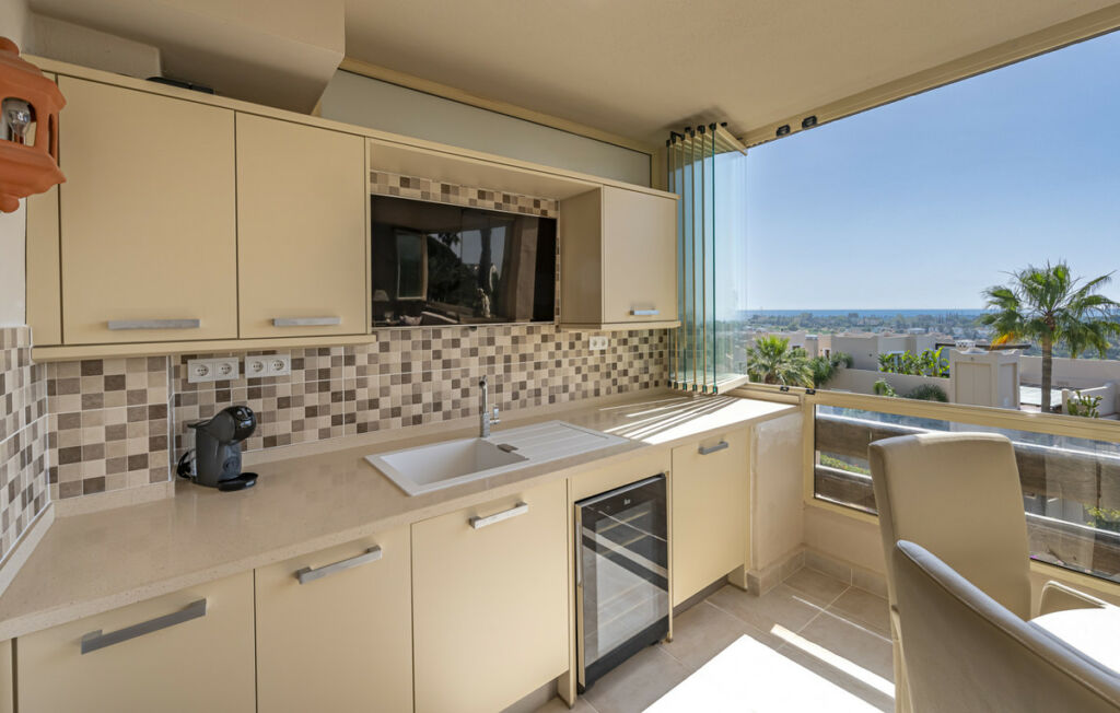 Middle Floor Apartment Estepona Málaga - image 32