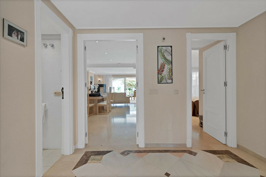Ground Floor Apartment New Golden Mile Málaga - image 32