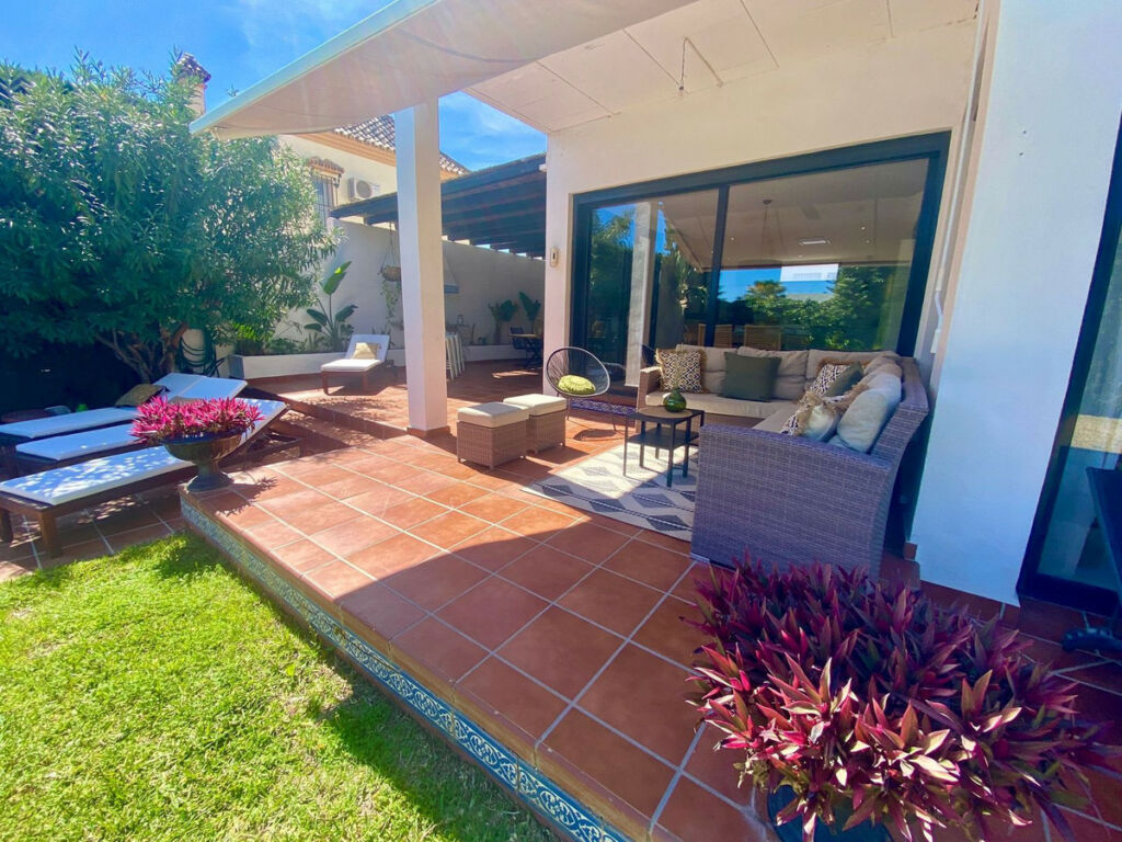 Detached Villa Nueva Andalucía Málaga - image 32
