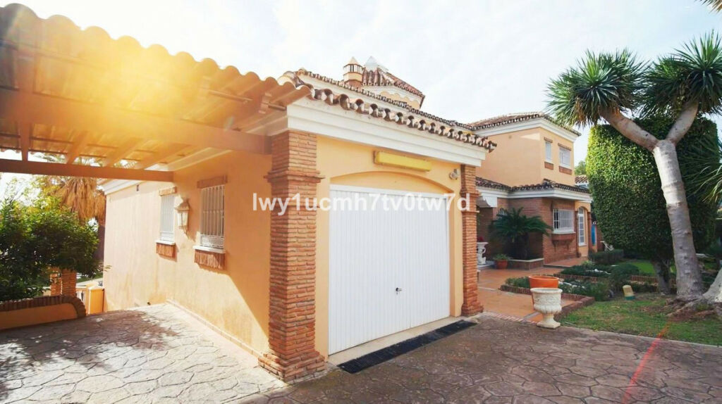 Detached Villa Málaga Málaga - image 32