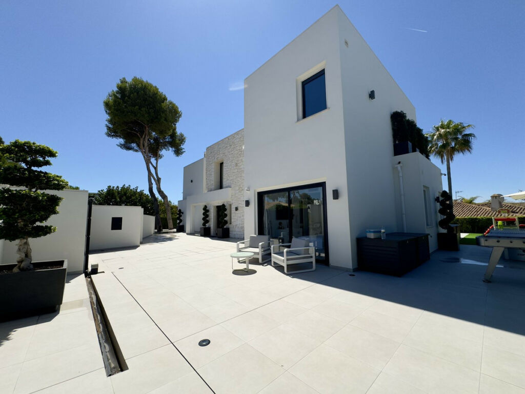 Detached Villa Los Monteros Málaga - image 31