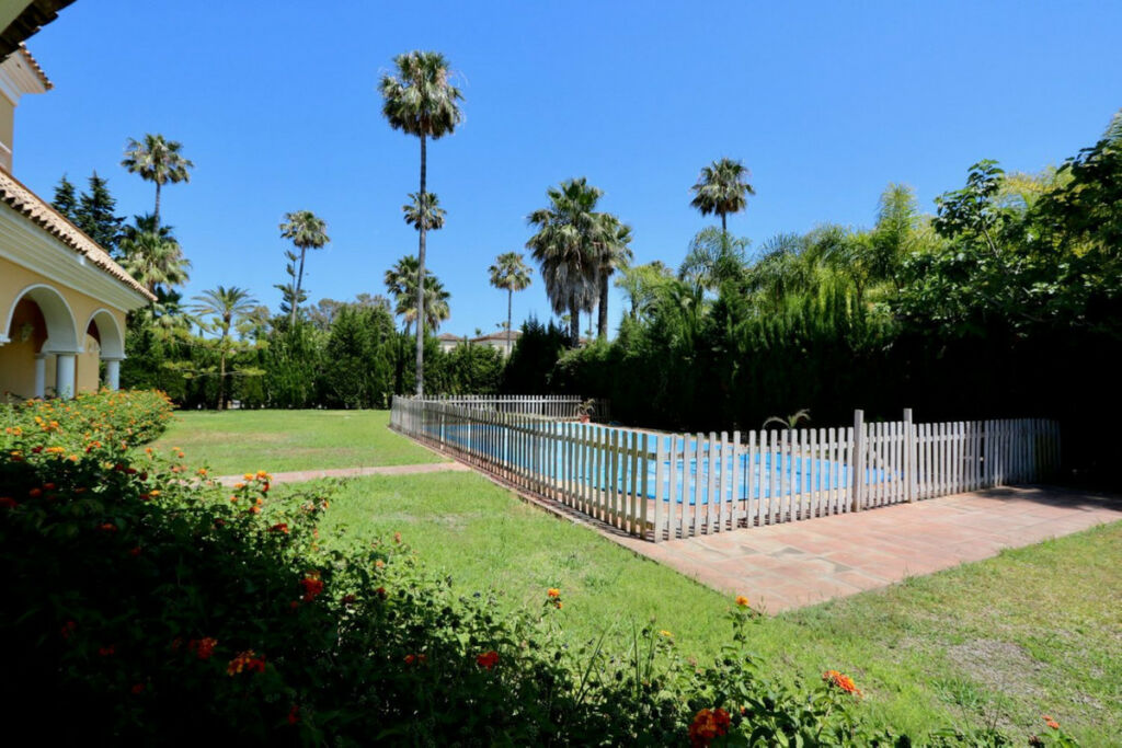 Detached Villa Sotogrande Costa Cádiz - image 32
