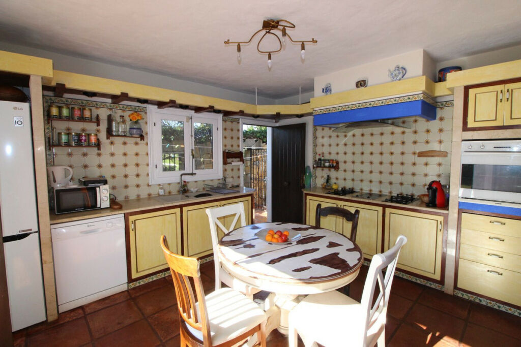 Detached Villa New Golden Mile Málaga - image 32