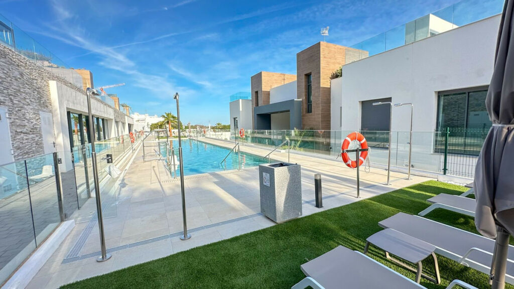 Duplex Cabopino Málaga - image 32