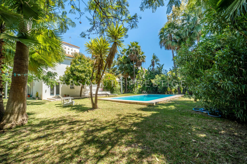 Detached Villa Nueva Andalucía Málaga - image 32
