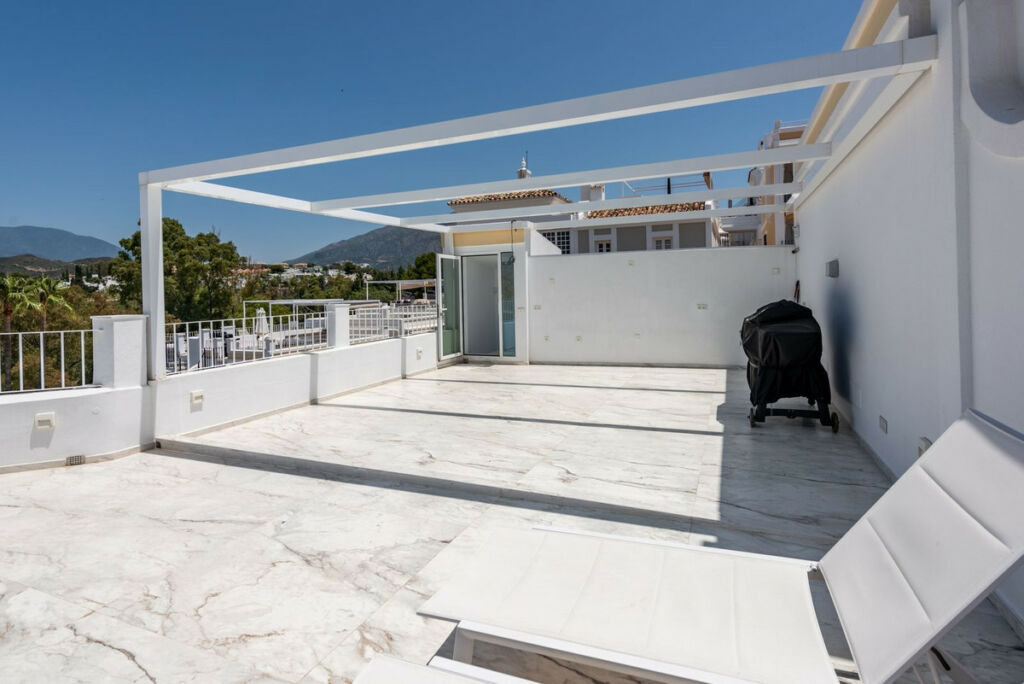 Townhouse Nueva Andalucía Málaga - image 33