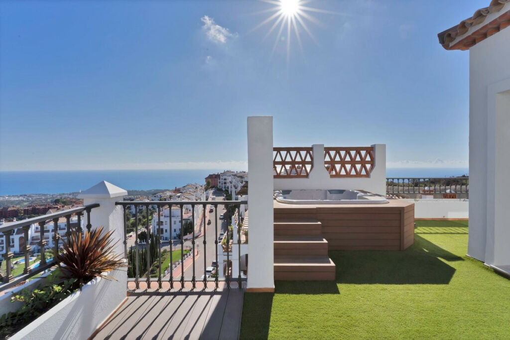 Penthouse Calahonda Málaga - image 34