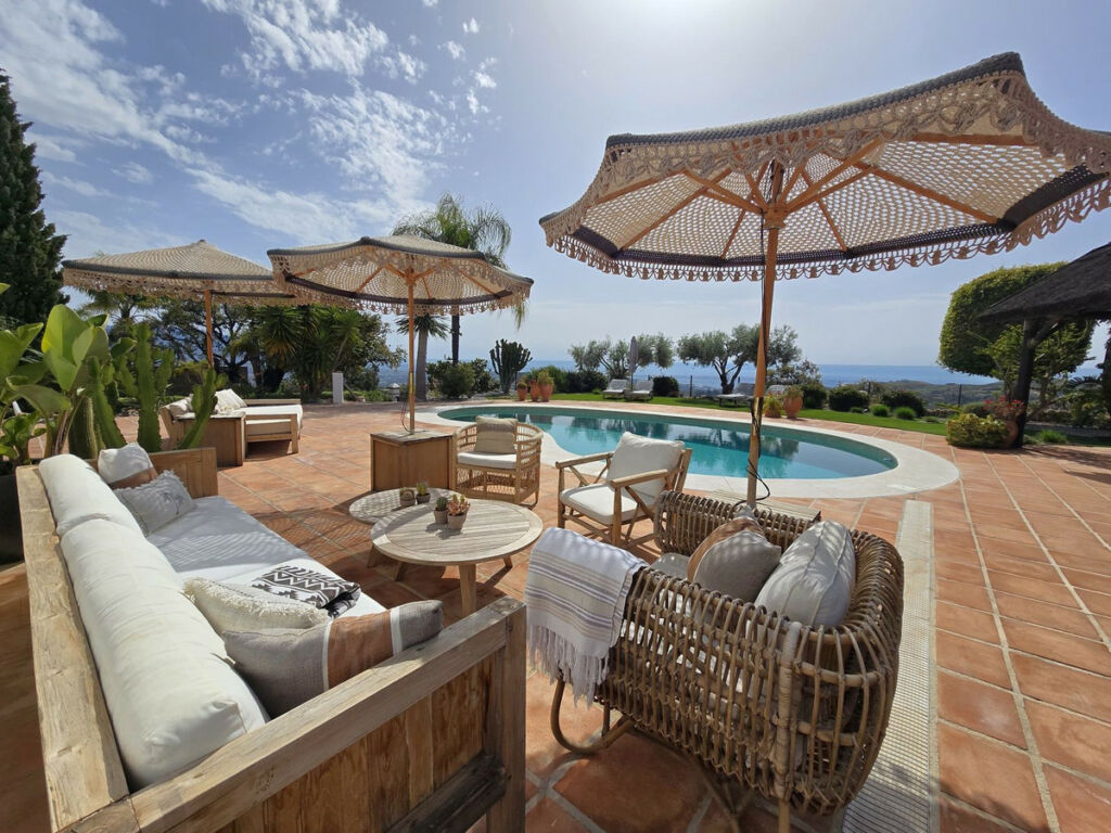 Detached Villa La Mairena Málaga - image 2