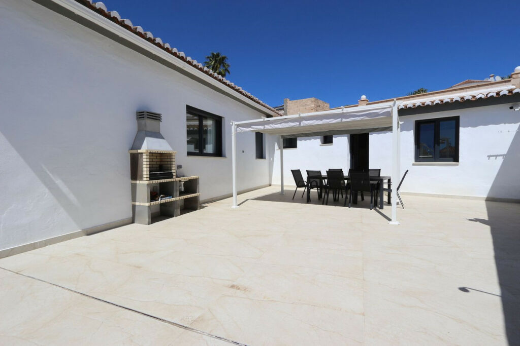 Detached Villa Riviera del Sol Málaga - image 33