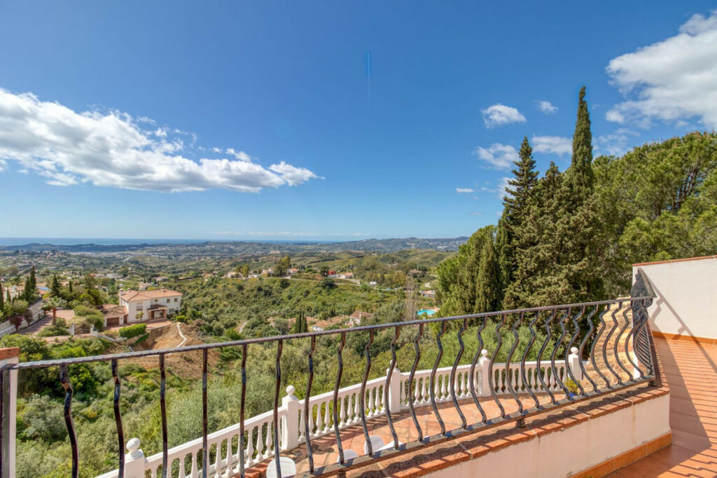 Detached Villa Mijas Málaga - image 32