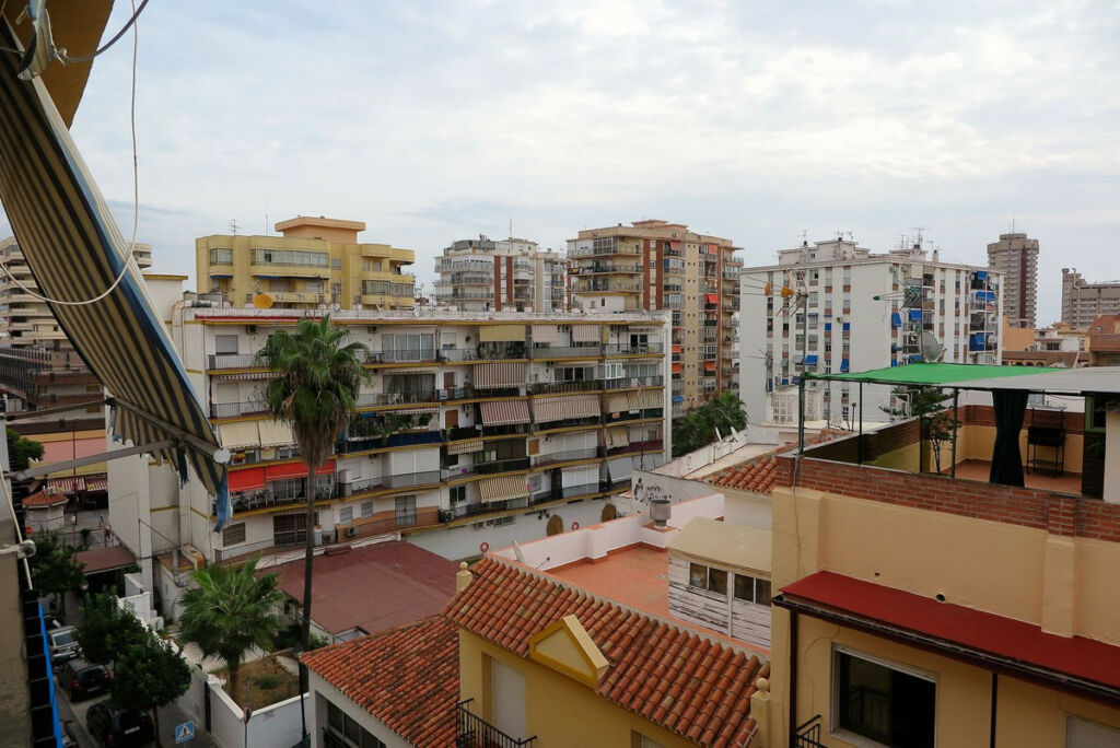Top Floor Apartment Fuengirola Málaga - image 32