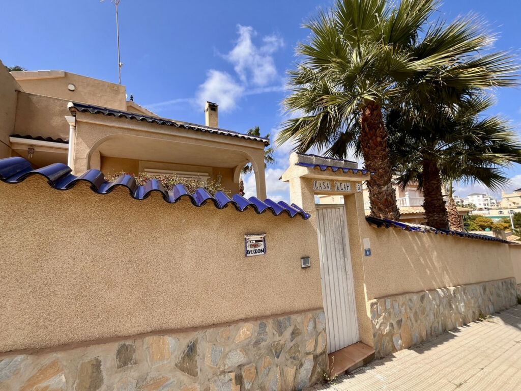 Detached Villa La Zenia Alicante - image 34