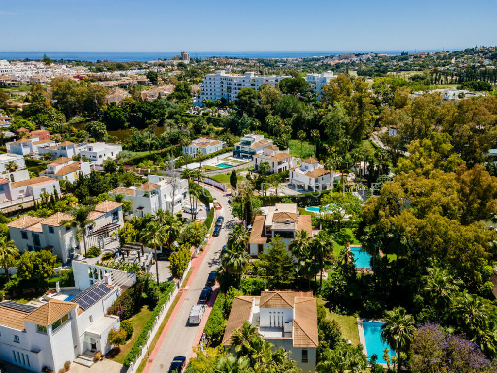 Detached Villa Nueva Andalucía Málaga - image 34