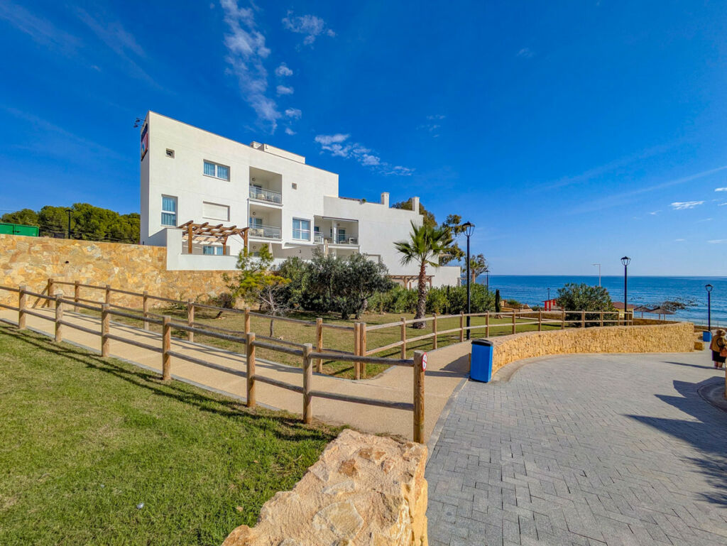 Middle Floor Apartment El Campello Alicante - image 34