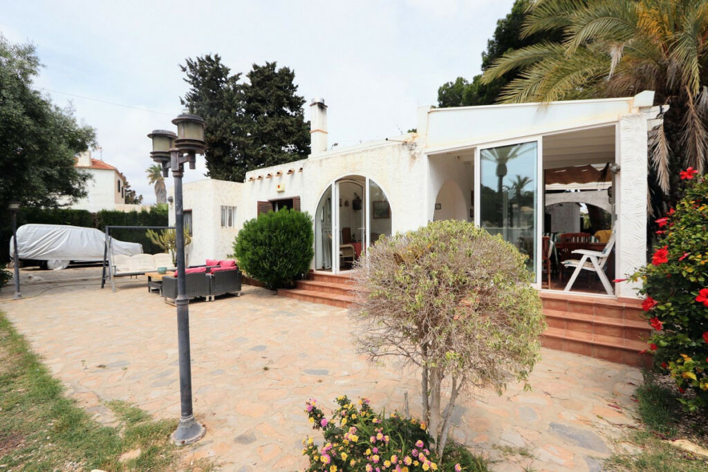 Detached Villa Cabo Roig Alicante - image 34