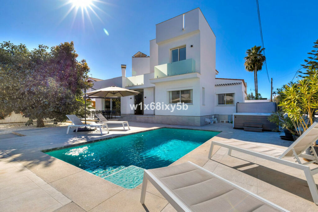 Detached Villa San Pedro de Alcántara Málaga - image 35