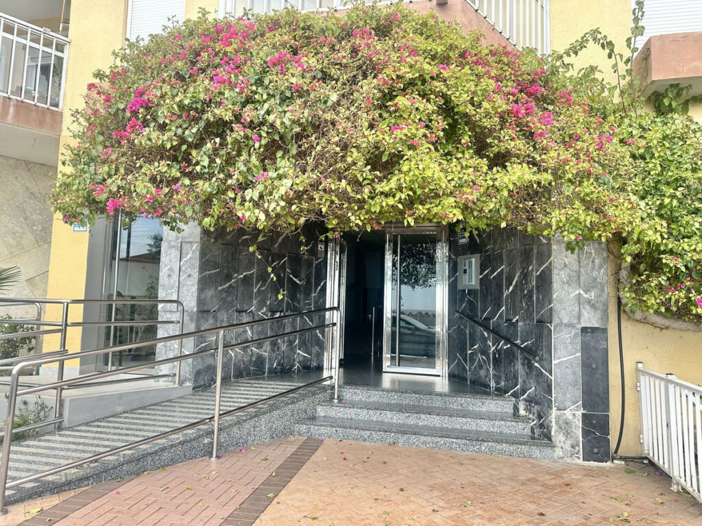 Middle Floor Apartment Fuengirola Málaga - image 36