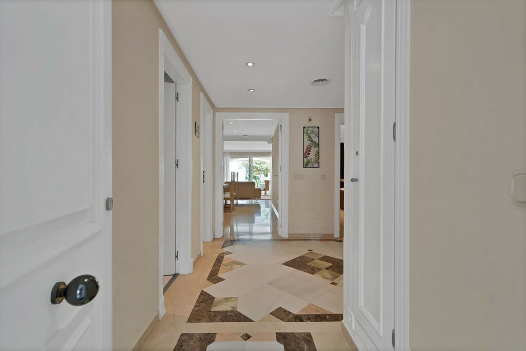 Ground Floor Apartment New Golden Mile Málaga - image 35